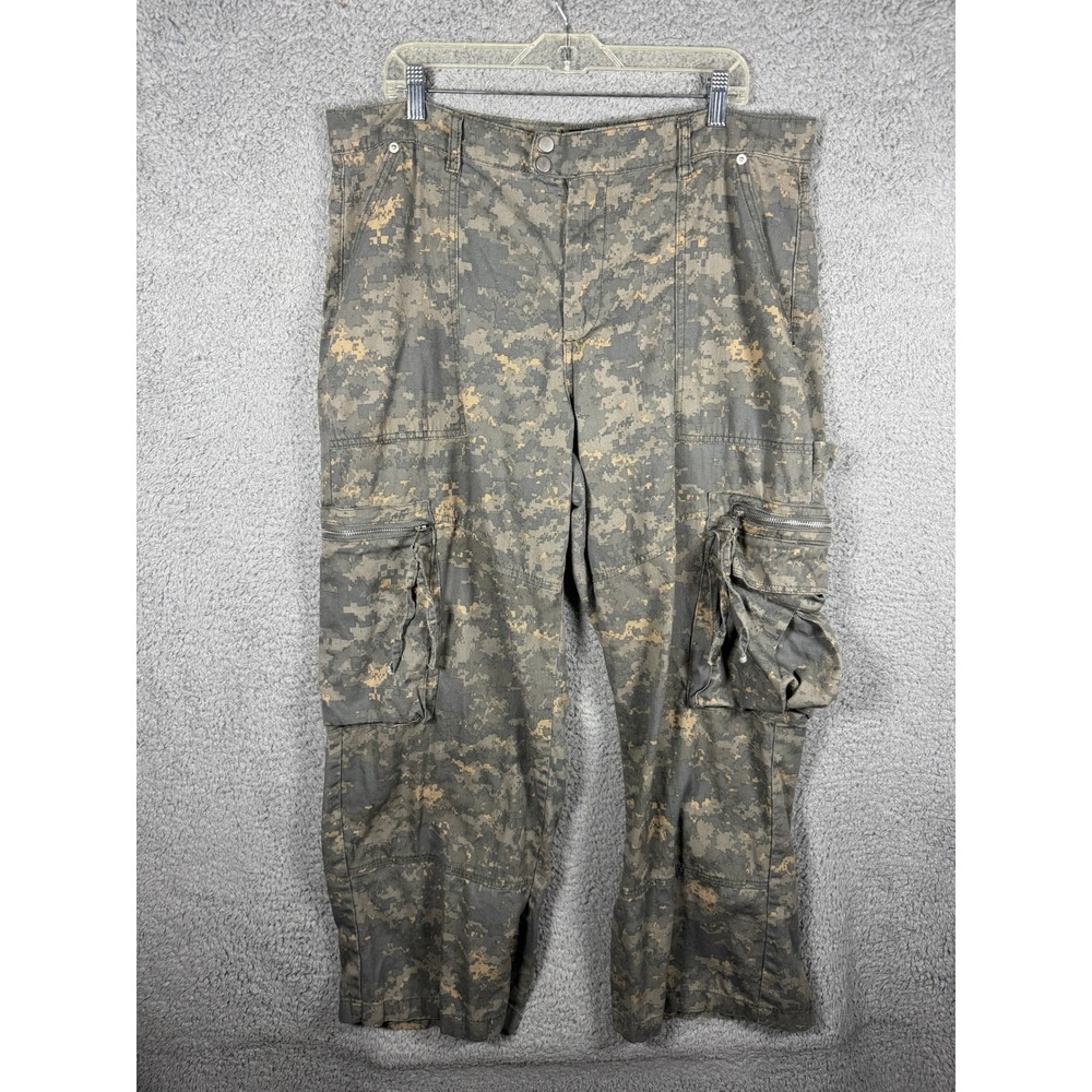 Forever 21+ Women 1X Digital Camouflage Cargo Pants Grey Tan Pixel Camo Utility